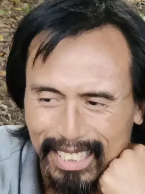 李某某