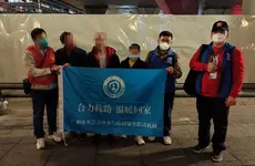 他隐姓埋名二十年，最终被社工所打动
