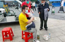男子离家出走十多天志愿者助他回家