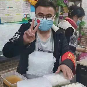 志愿者吴镇文