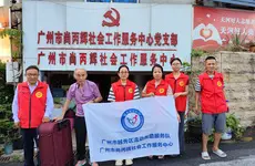 一人一狗浪迹天涯，三十年后他终归故里