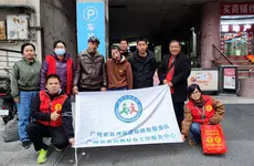 在甬道里匍匐露宿27年，蛇年新春尚丙辉团队助他找到家人