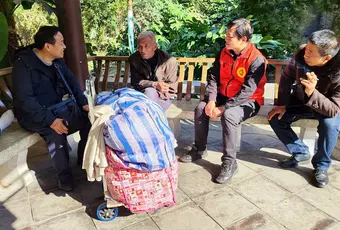 志愿者牵线 27年后他踏上回家路
